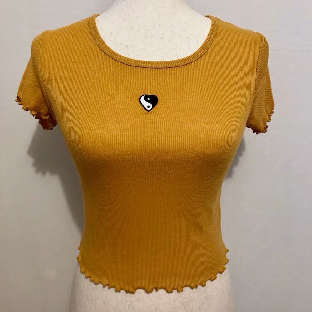 Hippie Rose NWT Cropped Short Sleeves Top Juniors S - Picture 2 of 10